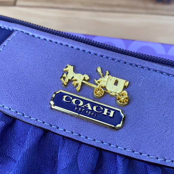 BNIB! Coach | purple wristlet - Picture 3 of 9